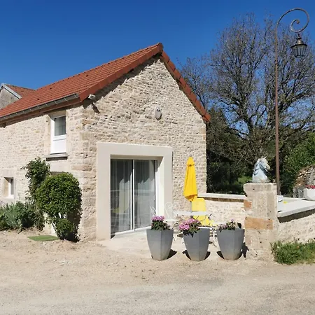 Les Ecuries Saserang * Mouilleron